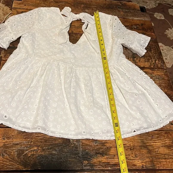 Mustard Seed-adorable, white eyelet top - size M - Picture 6 of 9